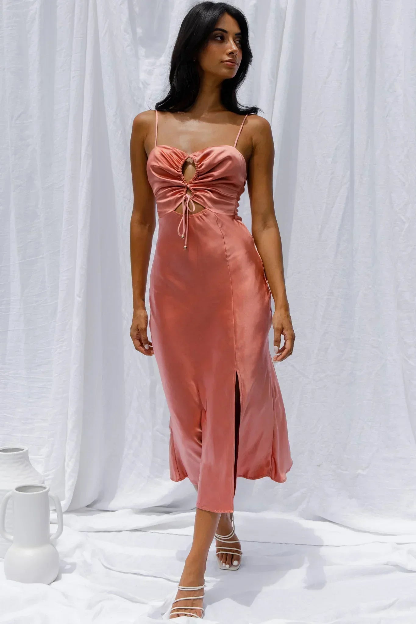 Date-Night-Midikleid mit Kordelzug und Rosenmuster