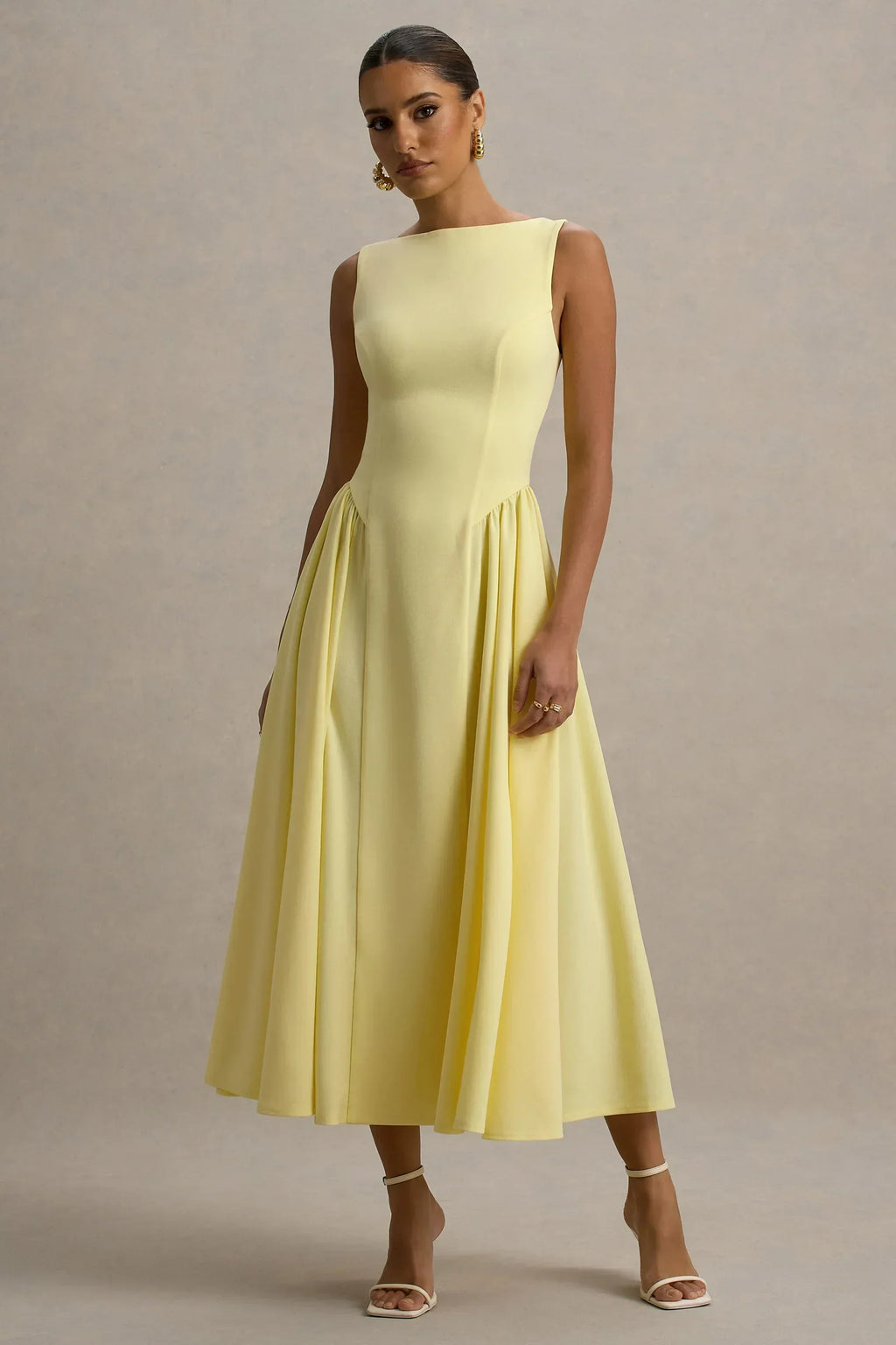 Muriel | Zitronengelbes Midi-Kleid mit U-Boot-Ausschnitt und voluminösem Saum