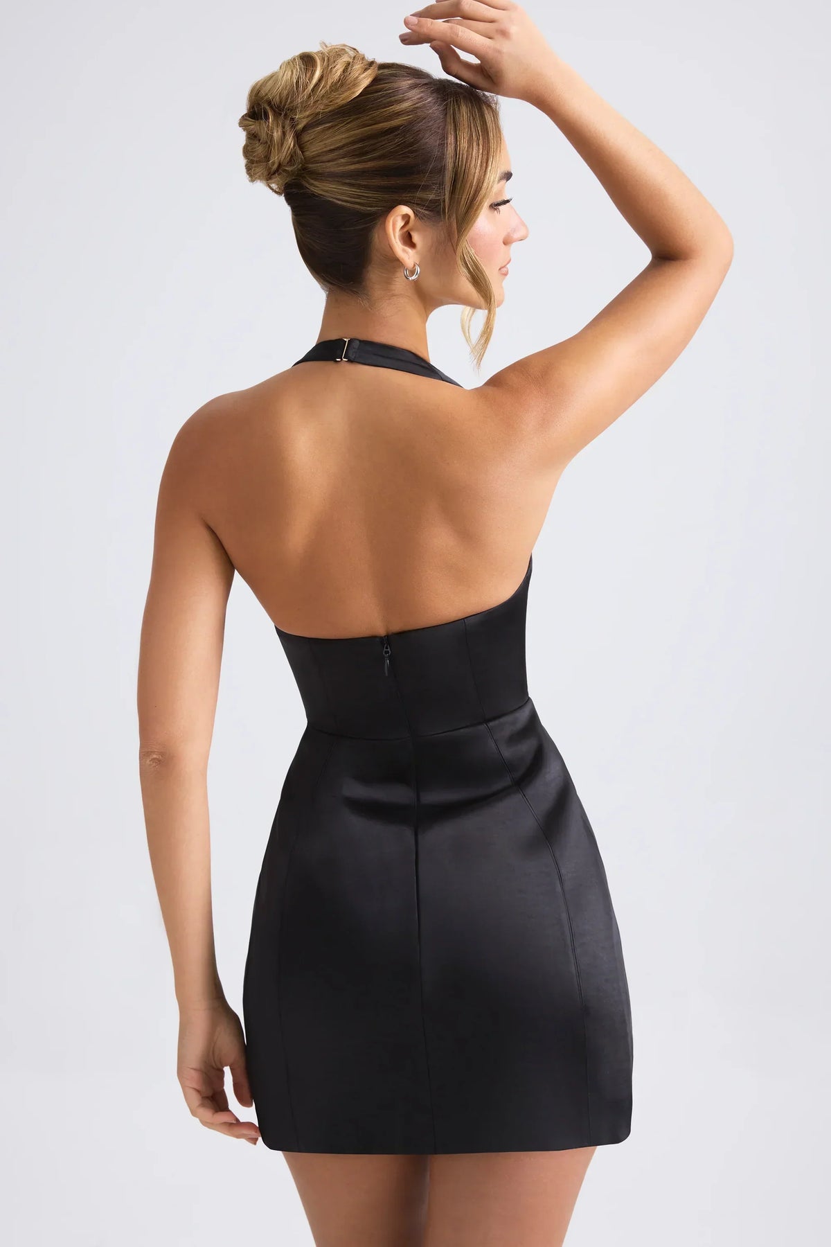 Strukturiertes Neckholder-Minikleid mit Tulpenrock in Schwarz