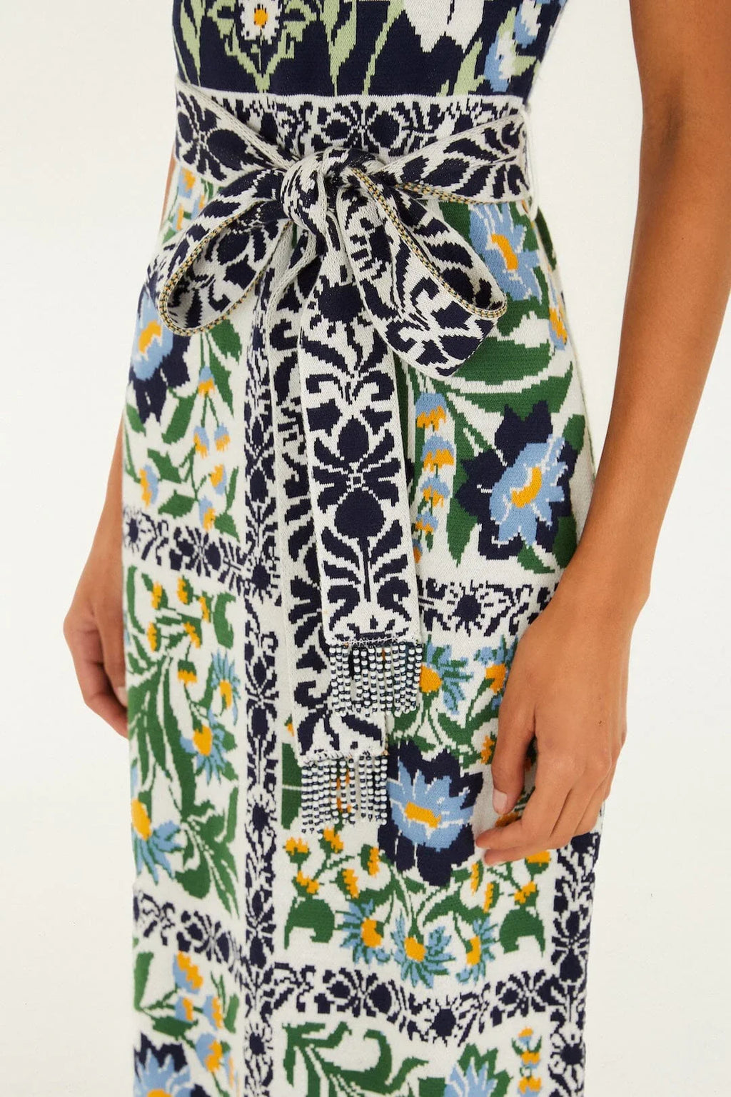 Schwarzes Manoela Midi-Strickkleid mit Gürtel
