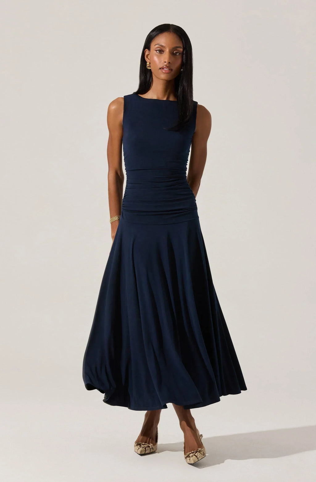 Melisandre Midikleid mit hohem Kragen