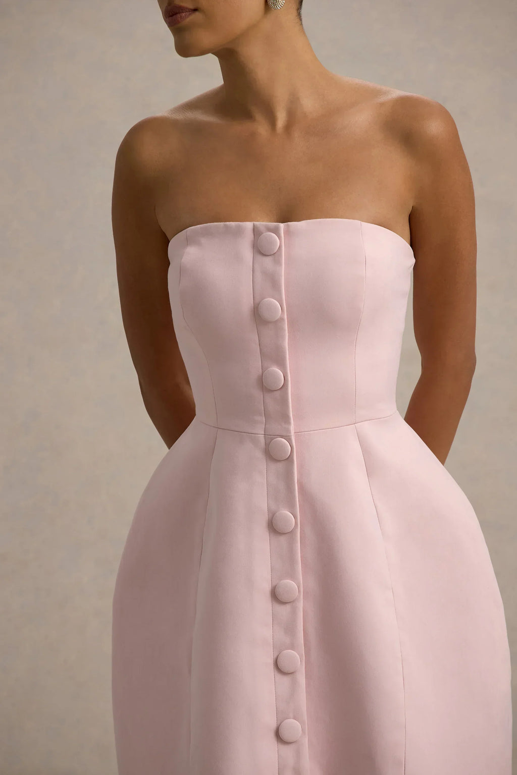 Anniston | Pinkes Bandeau-Minikleid mit Knöpfen und taillierter Passform