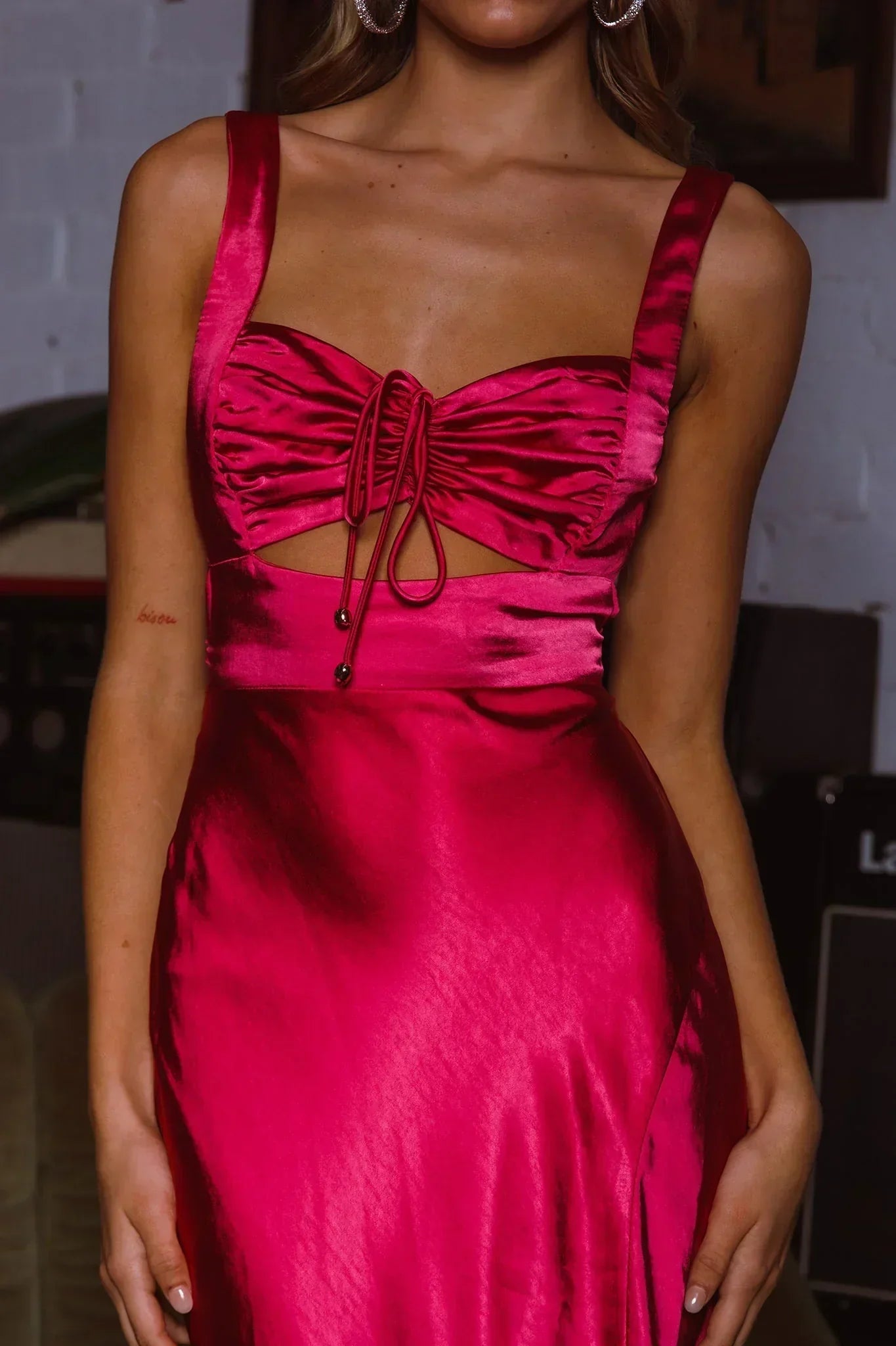 Belle Epoque Midi-Kleid mit Tunnelzug und Bustier in Hot Pink