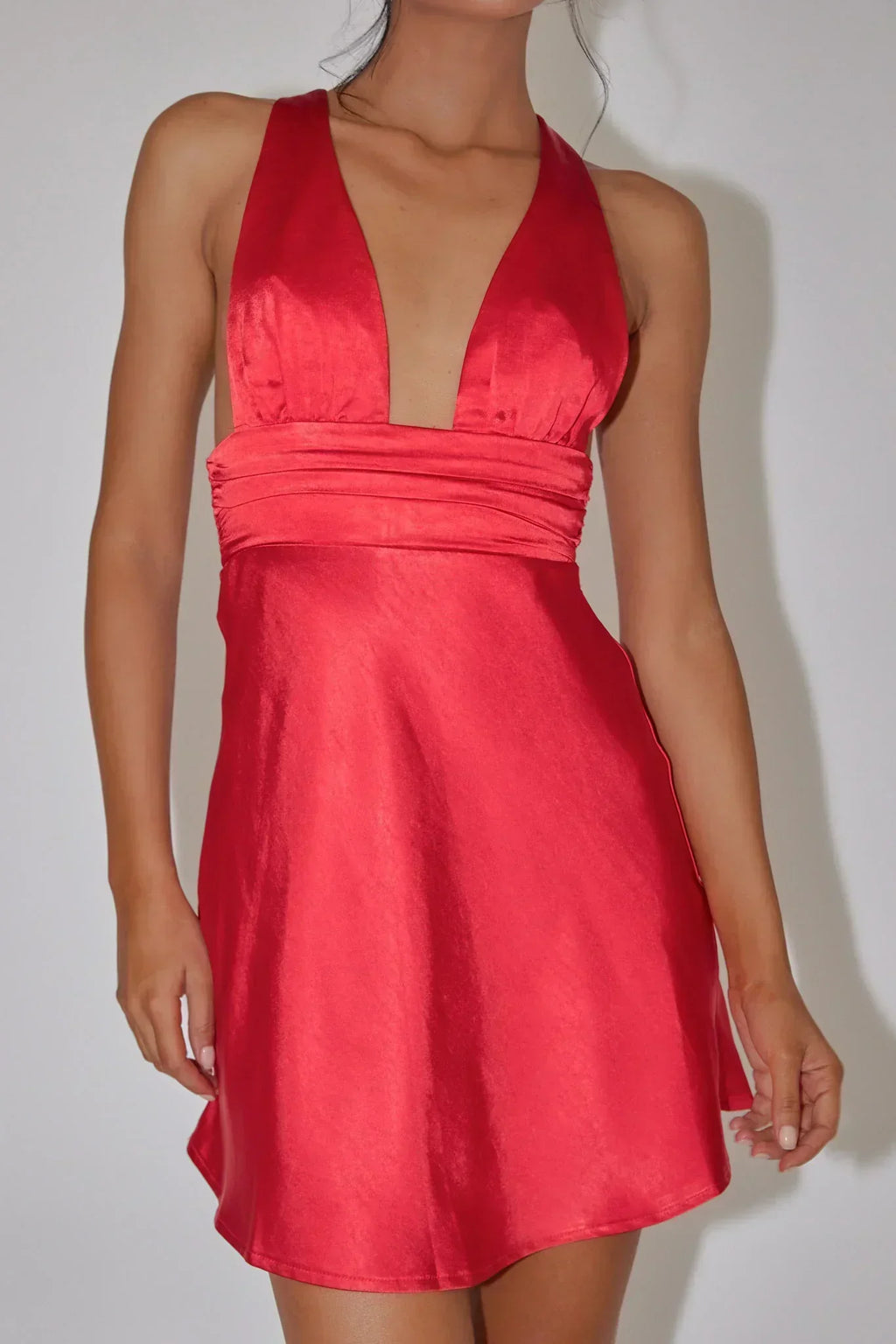 Mad About You Minikleid mit überkreuztem Rückenausschnitt Feuerrot