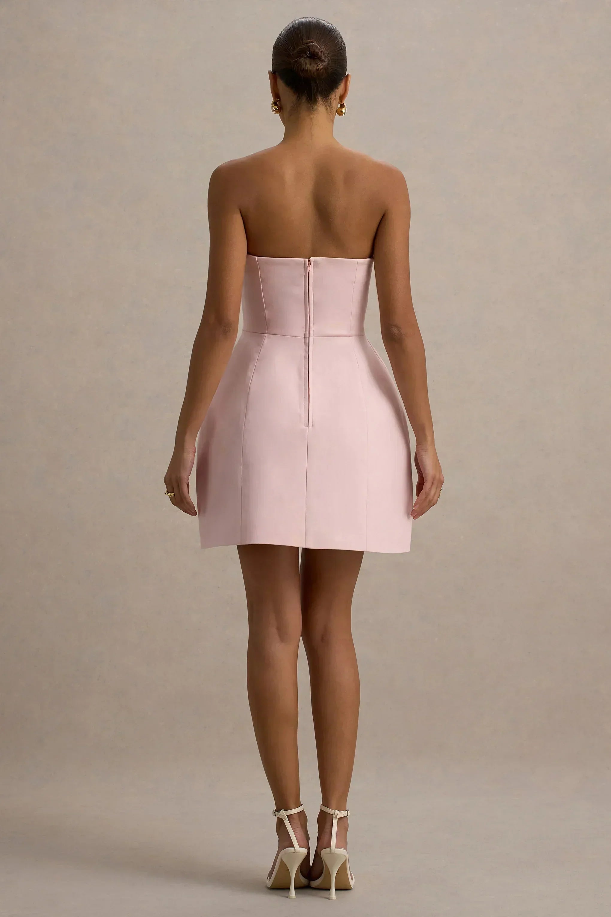 Anniston | Pinkes Bandeau-Minikleid mit Knöpfen und taillierter Passform