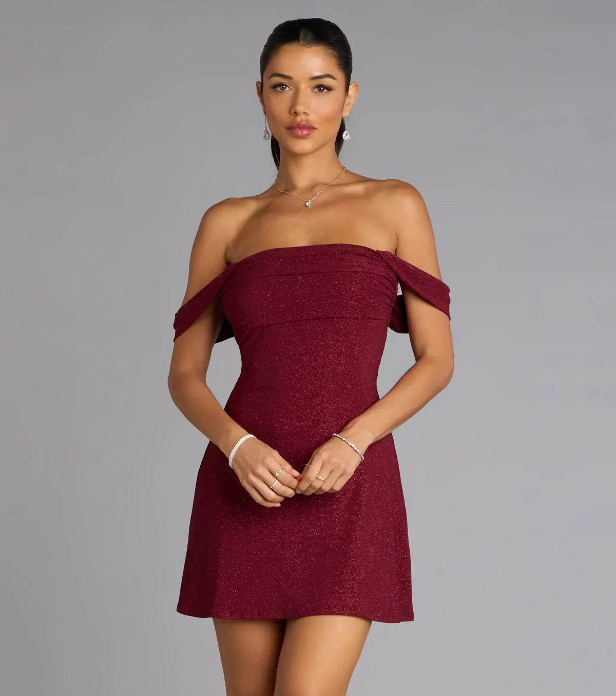Klassisches, glitzerndes Off-Shoulder-Minikleid aus Strick