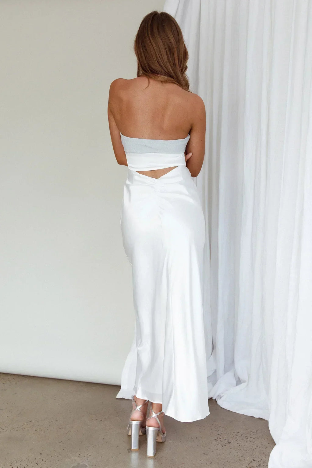 L'Amore Cut-Out Bodice Midi Dress Silver/White