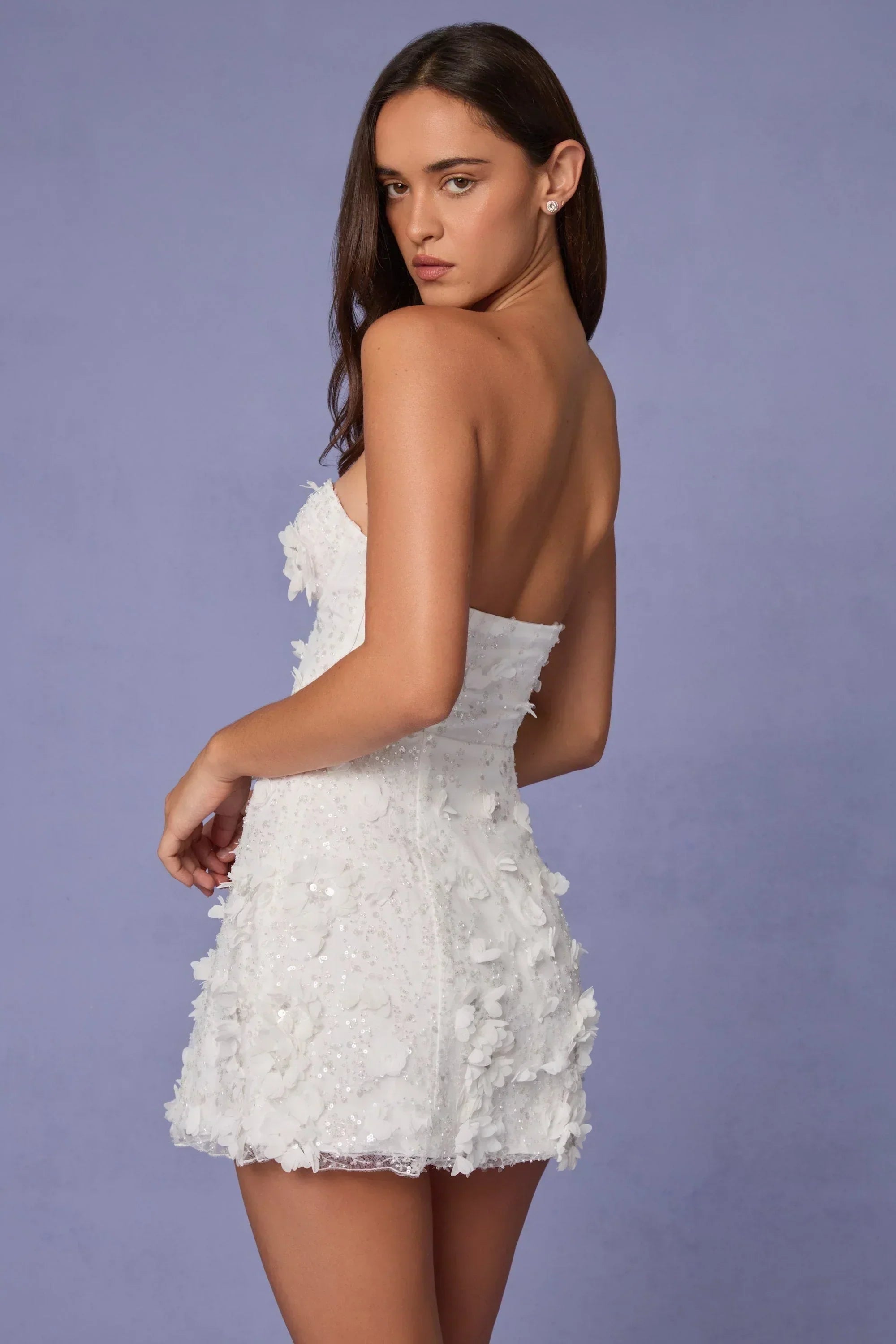 Verziertes Bandeau-Mini-A-Linien-Kleid in Weiß