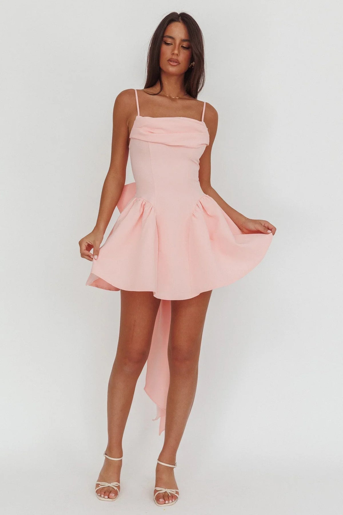 Wilder Oversized Minikleid mit Rückenschleife – Pink