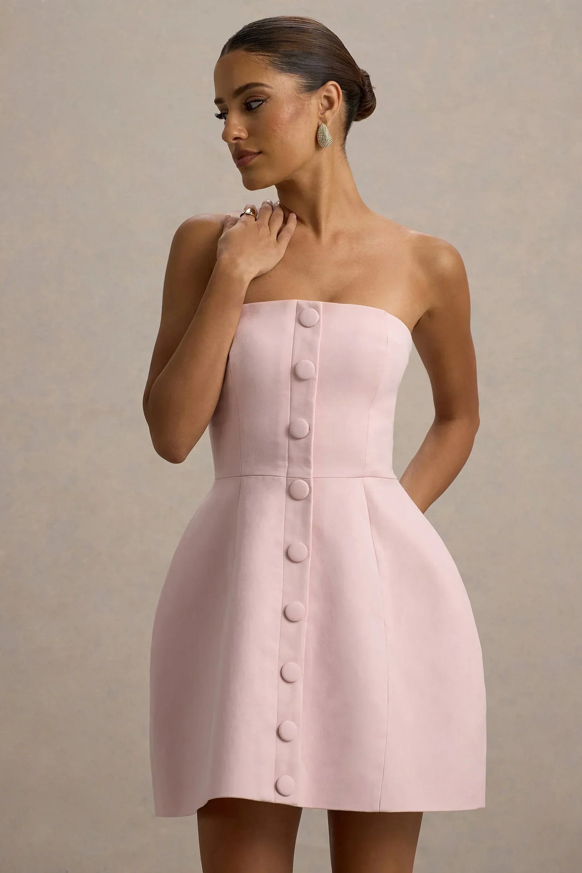 Anniston | Pinkes Bandeau-Minikleid mit Knöpfen und taillierter Passform