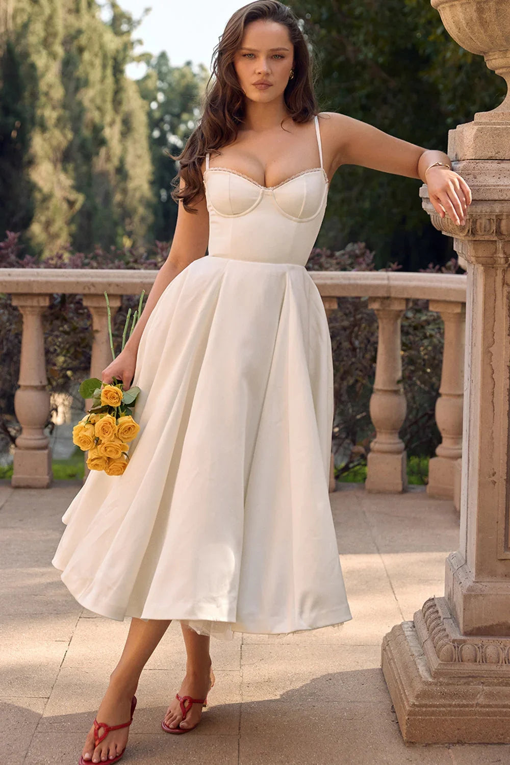 weißes Tüll-Midikleid