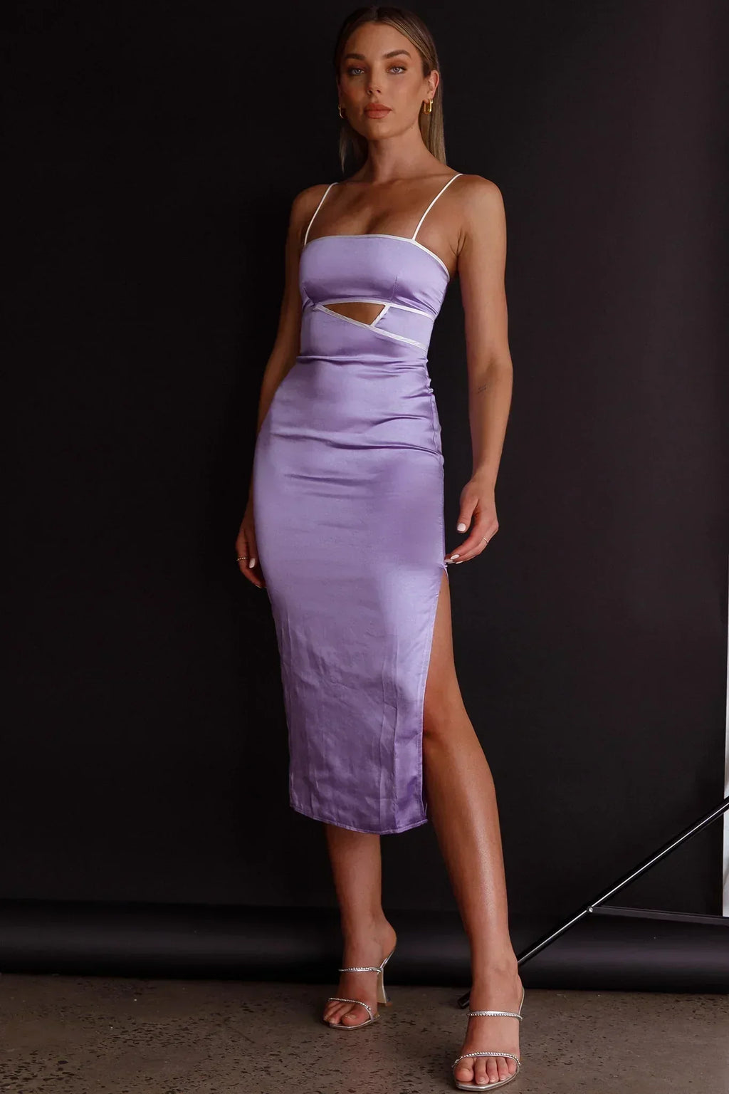 Laia Midikleid mit Cut-Outs Flieder