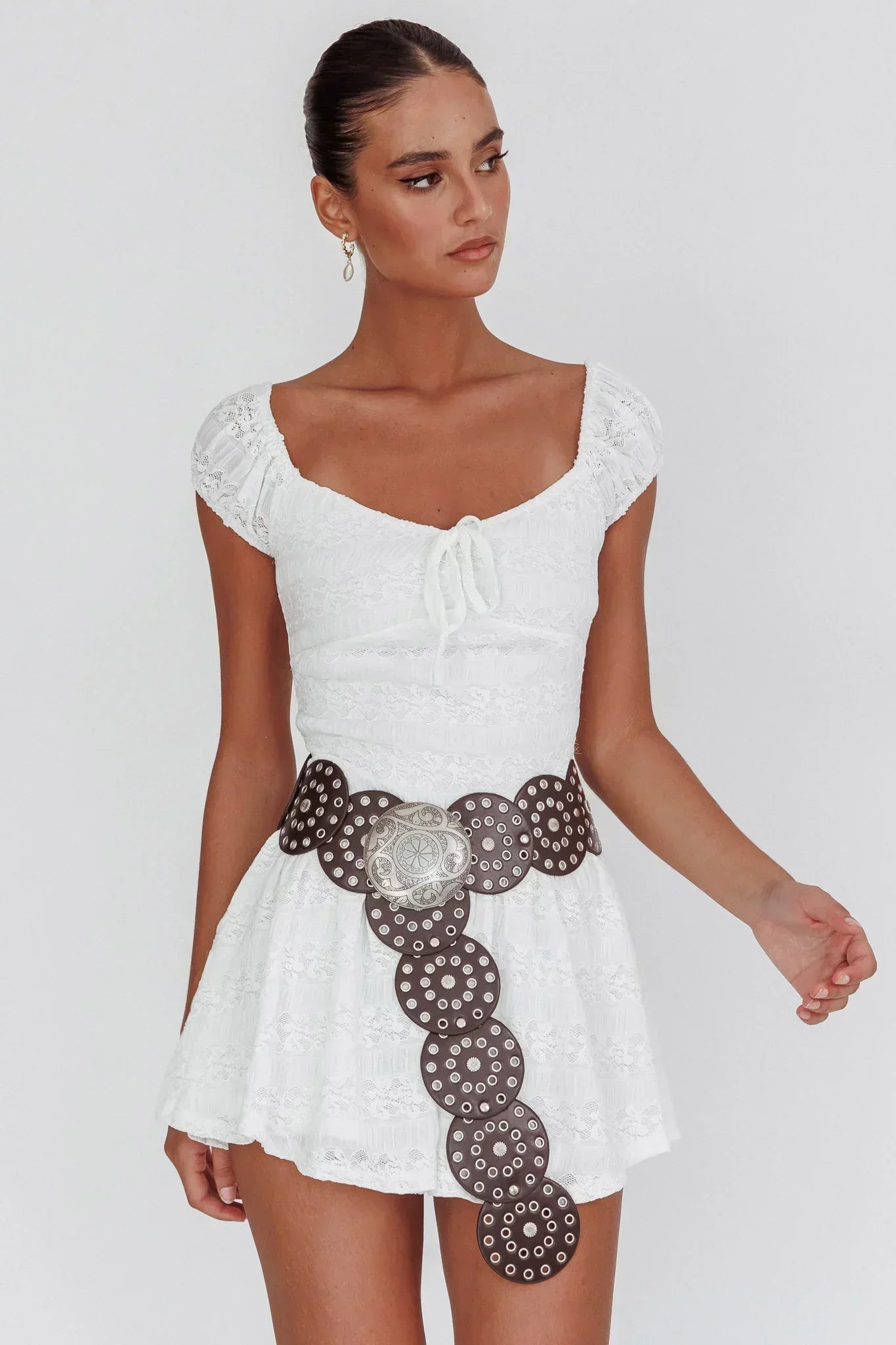 Mirela Minikleid aus Spitze mit Flügelärmeln, weiß