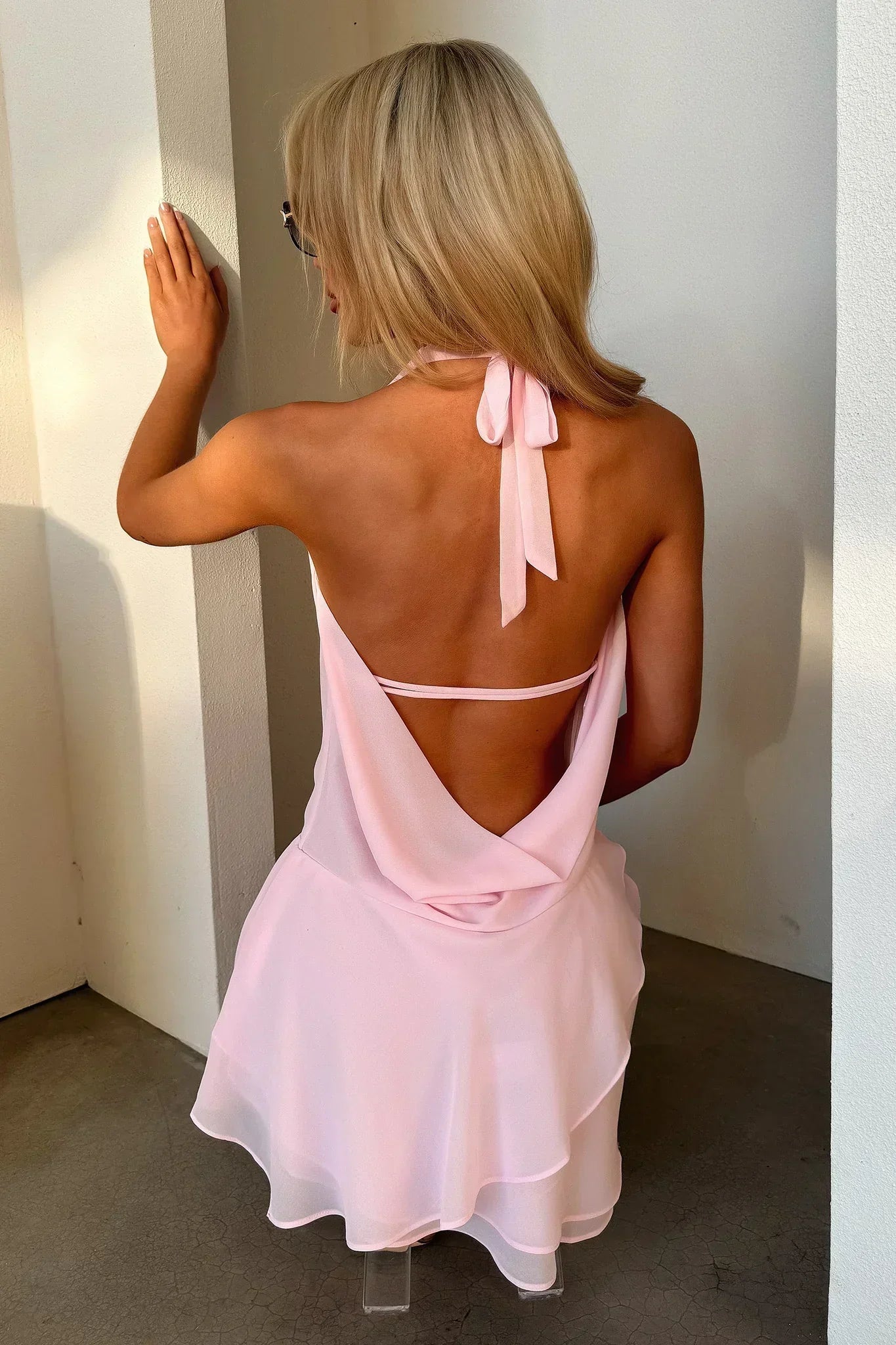 Cleo Mini-Kleid mit tiefem Wasserfallausschnitt – Pink