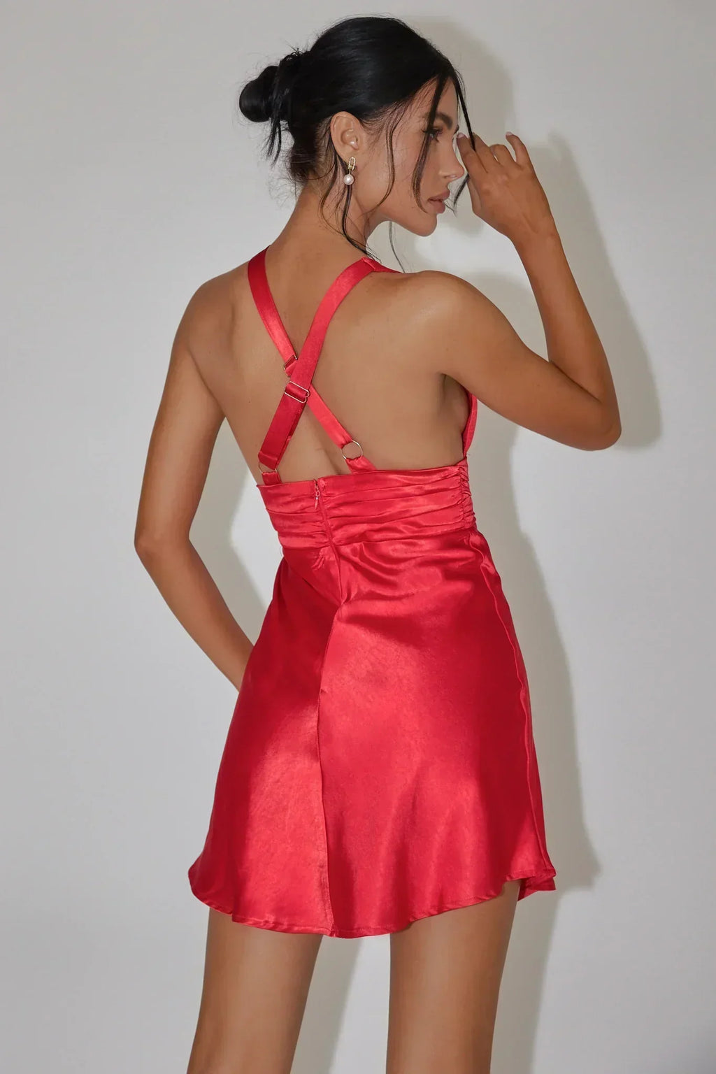 Mad About You Minikleid mit überkreuztem Rückenausschnitt Feuerrot