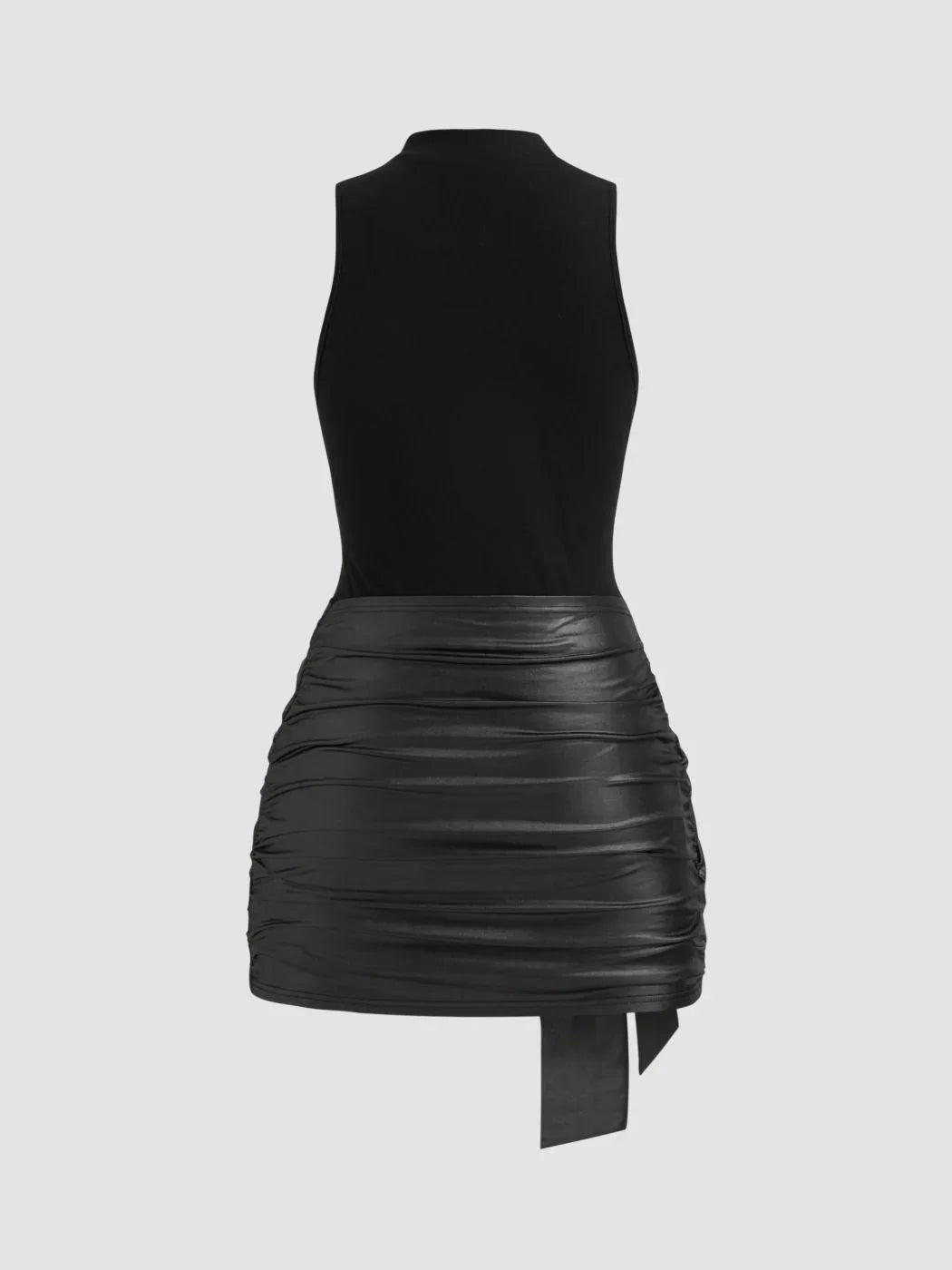 Hochgeschlossenes, gerafftes Mini-Kleid mit Knoten