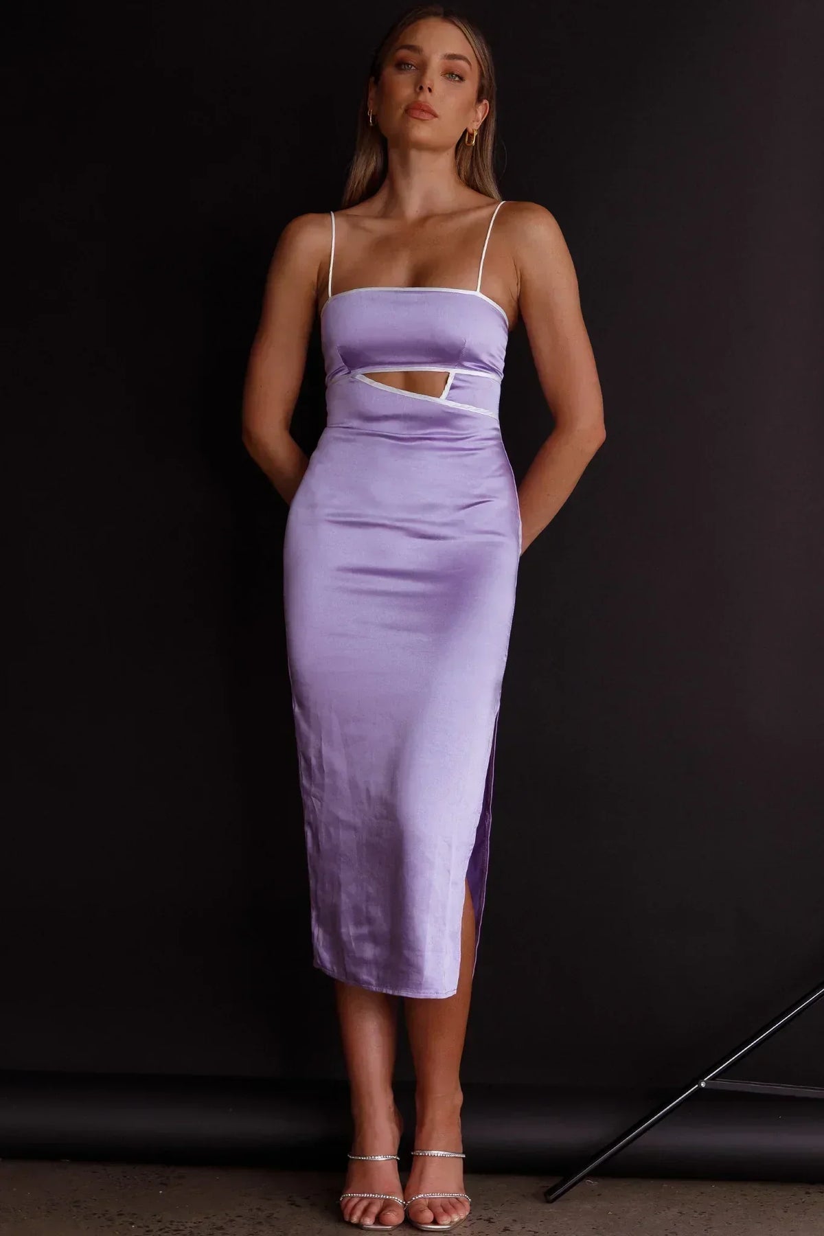 Laia Midikleid mit Cut-Outs Flieder