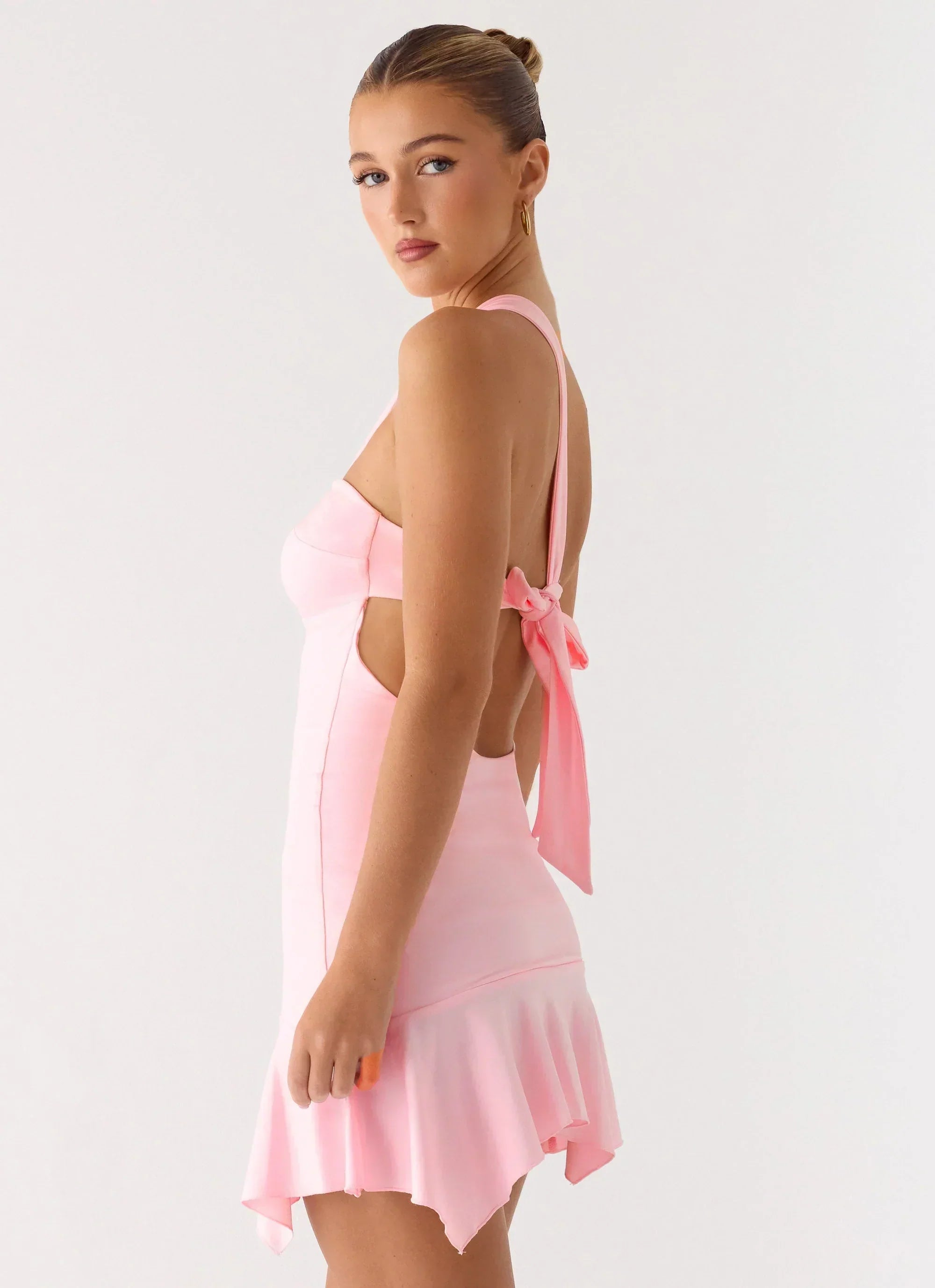 Kurzes Kleid mit Cut-Outs „Not Your Fan“ – Pink